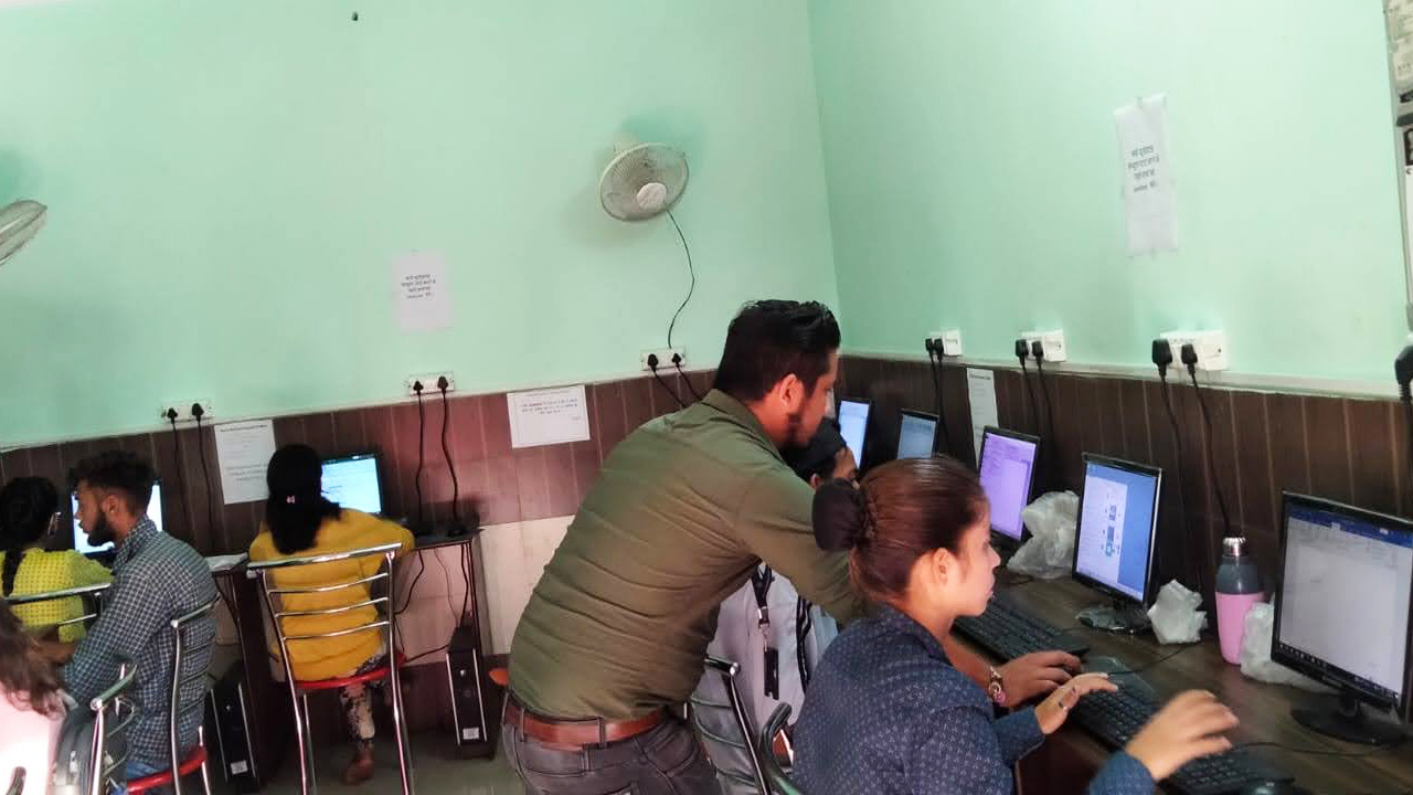 Computer lab workstations